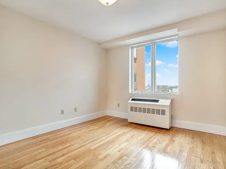126 4th Ave #2D — Photo 3