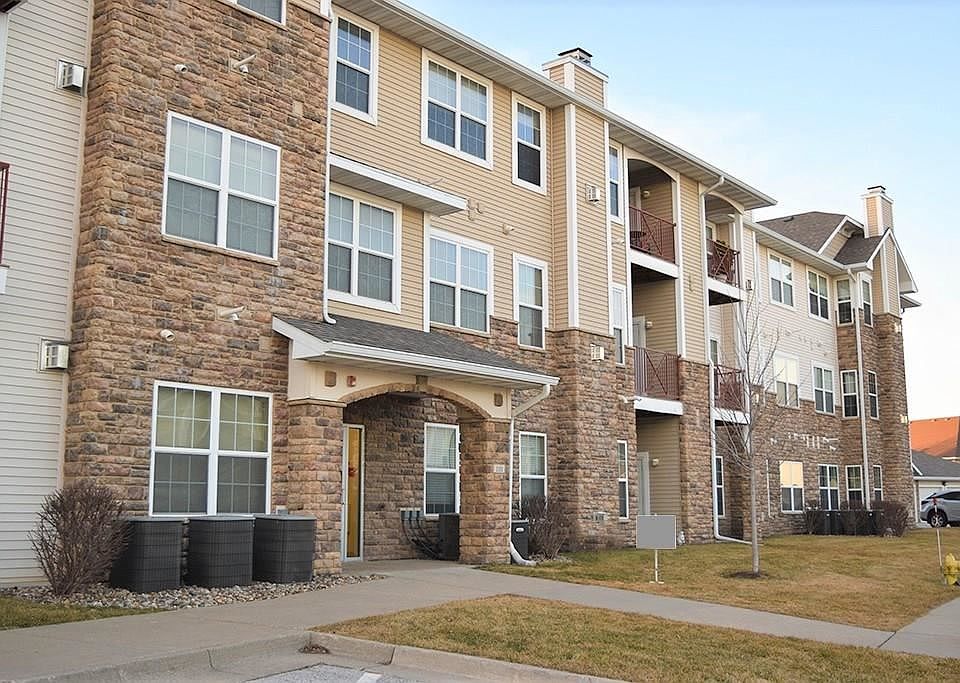 1st image of 1331 SE University Ave Unit 111