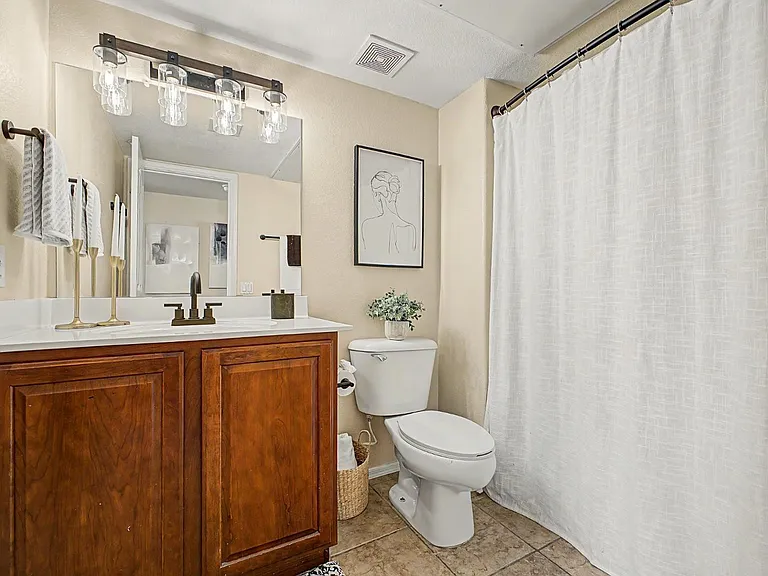 2402 E 5th St #1570 — Photo 23