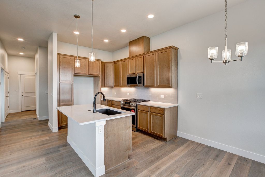 Addison Plan, The Lakes at Centerra