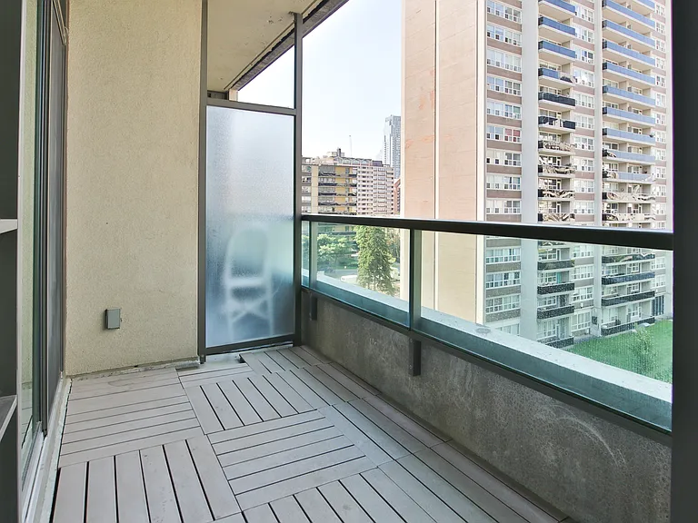 220 Redpath Ave #603 — Photo 2