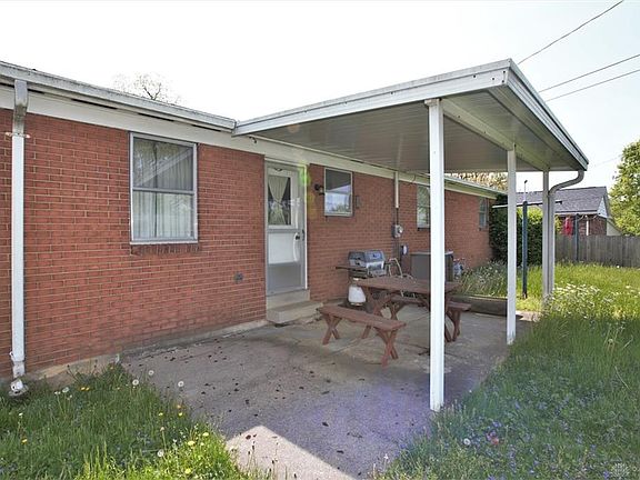 2nd image of 4916 Hickory Woods Trl