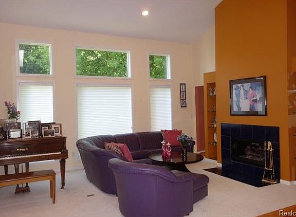 2nd image of 4965 Briarwood Cir