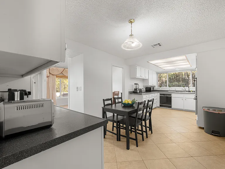 3258 Kirkham Dr — Photo 35
