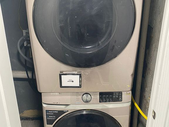 3rd image of 416 Division Ave NE