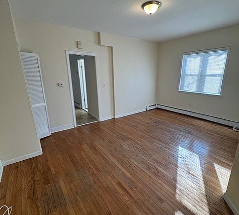 3rd image of 458 Lanza Ave #1