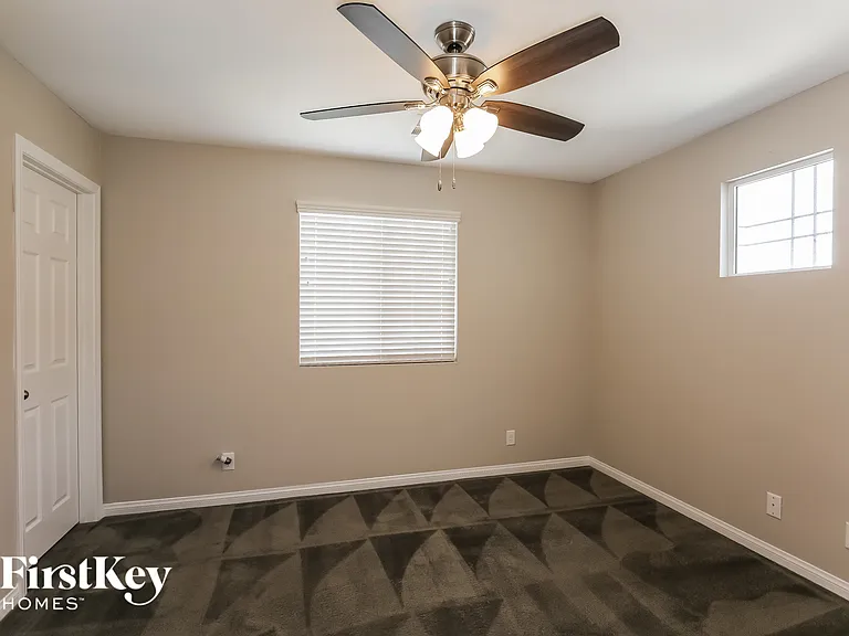 4551 Wyncrest Ave — Photo 12