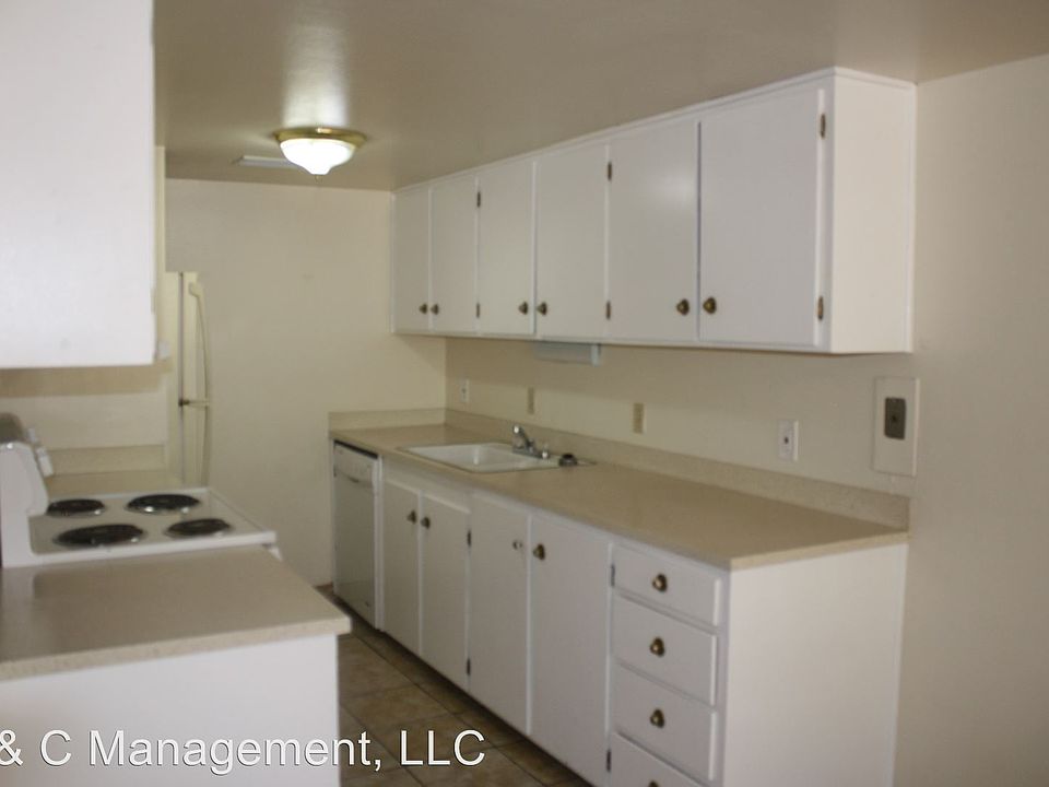 1st image of 1812 Girard Blvd NE APT 9