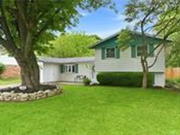 5127 Melvina St, Fairborn, OH 45324