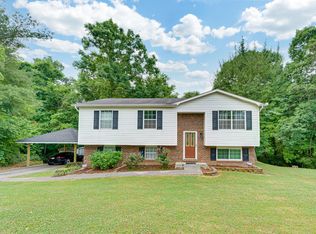 1612 NW Buttercup Cir, Knoxville, TN 37921