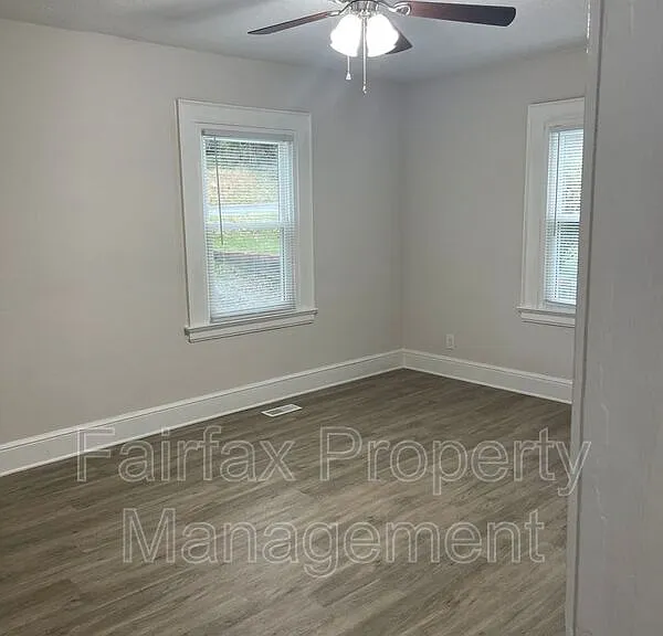 1212 N Miami Blvd — Photo 5