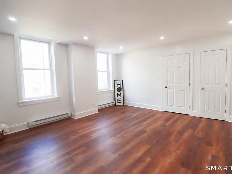 156 Garfield Ave — Photo 4