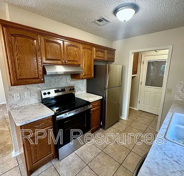 405 Meadow Lake Dr — Photo 10