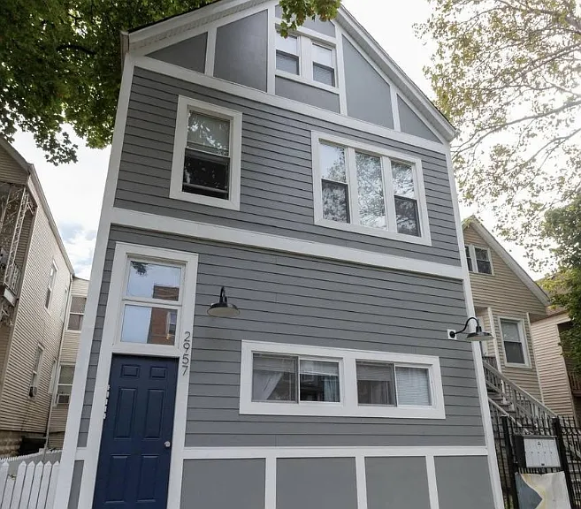 2957 N Avers Ave #3 — Photo 1