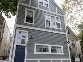 2957 N Avers Ave, Chicago, IL