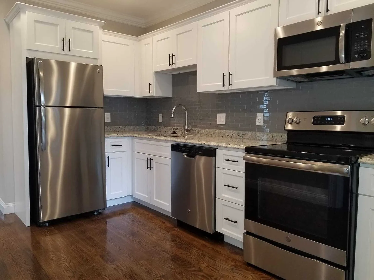 2 bed, $3,125 — Photo 2