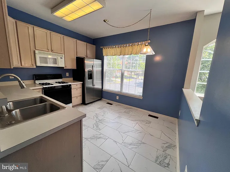 4110 Flower Box Ct — Photo 38