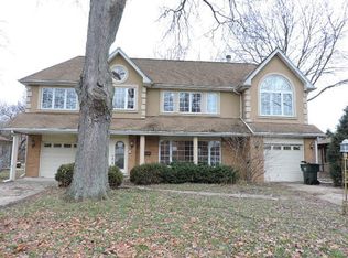 1870 Burton Ln, Park Ridge, IL 60068