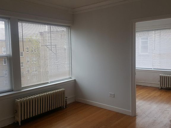 4th image of 6249 N Washtenaw Ave #3