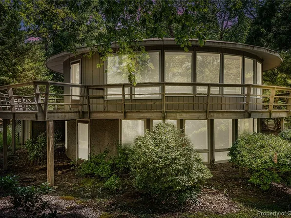 524 Holly Haven Rd, Weems, VA 22576