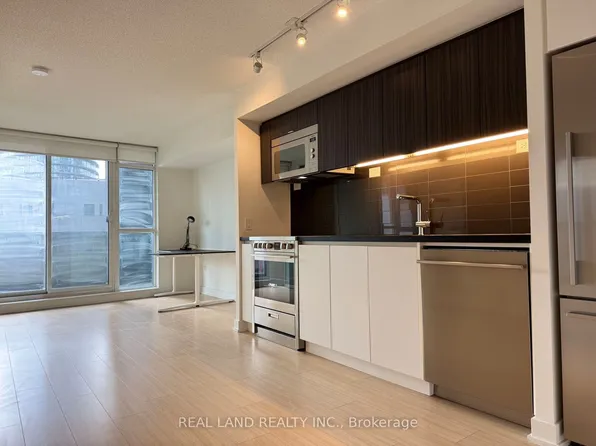 85 Queens Wharf Rd, Toronto, ON