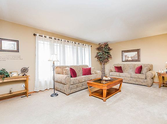 3rd image of 22552 Autumn Dr