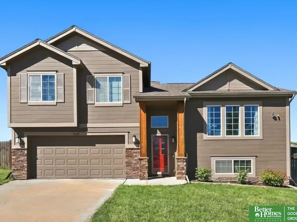 14320 Tregaron Dr, Bellevue, NE 68123