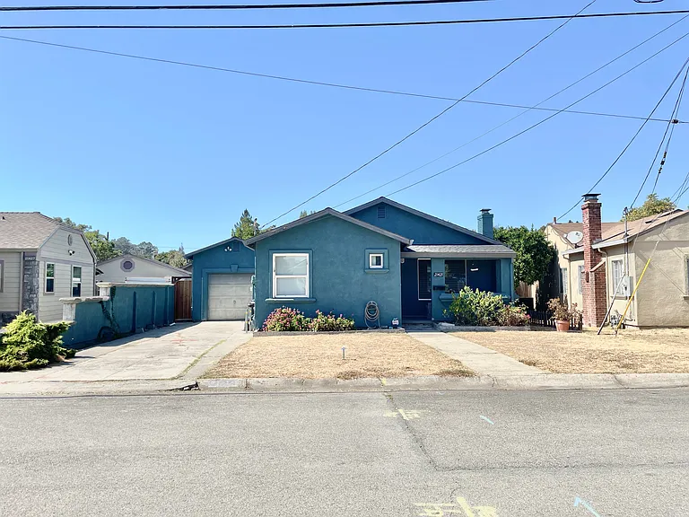 21421 Rizzo Ave — Photo 2