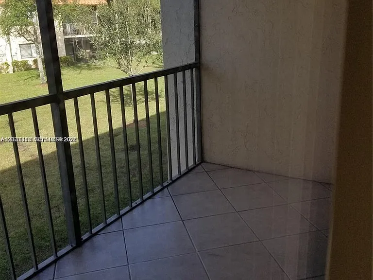 369 Lakeview Dr #204 — Photo 6