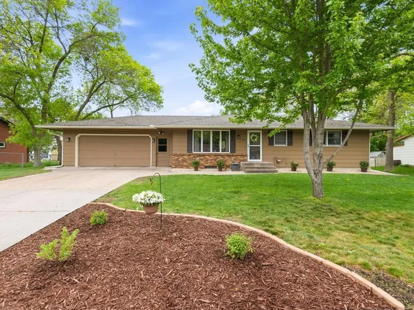 529 5 1/2 St NW, Elk River, MN 55330