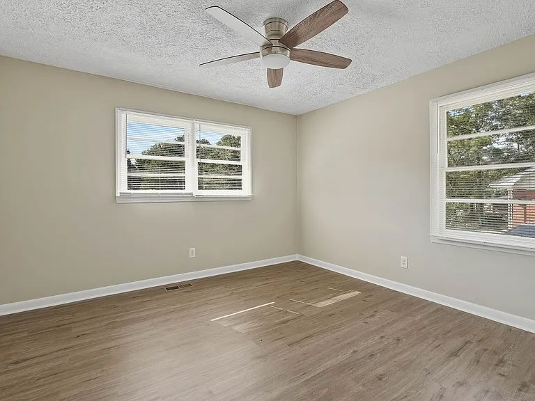 709 Shambrey St — Photo 16