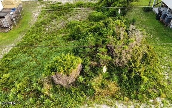 2nd image of 609 N Shore Dr