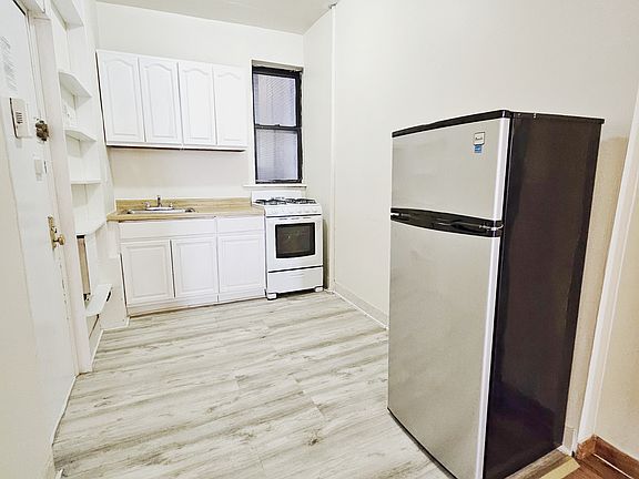 3rd image of 506 9th Ave APT 4FS
