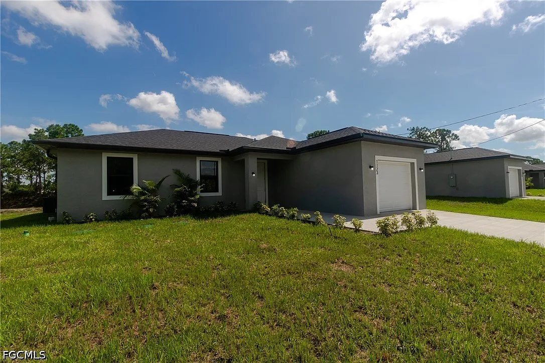 3 bed, 2.0 bath, 1292 sqft, $1,800 — Photo 2