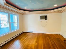 9 Sammet St, Everett, MA