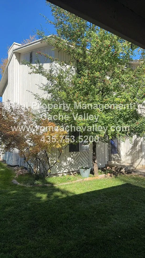 1289 N 400 E — Photo 2