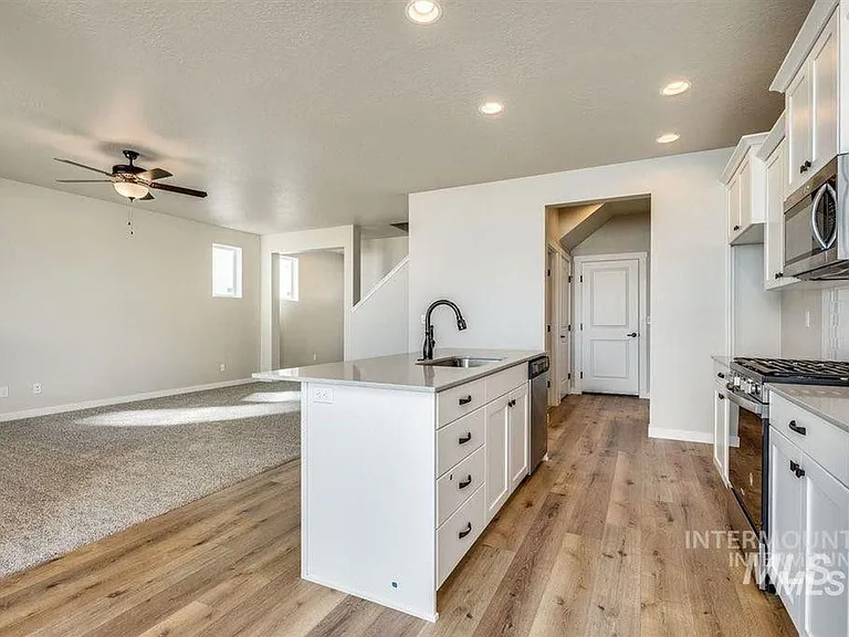 3068 N Laughridge Ave — Photo 10