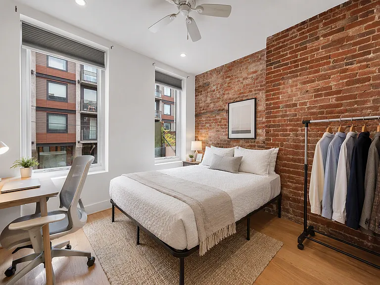 331 S 1st St #2L — Photo 1