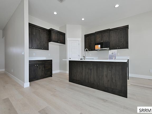 3rd image of 6902 Bronson Dr