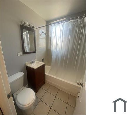 5th image of 7147 S Jeffery Blvd #505