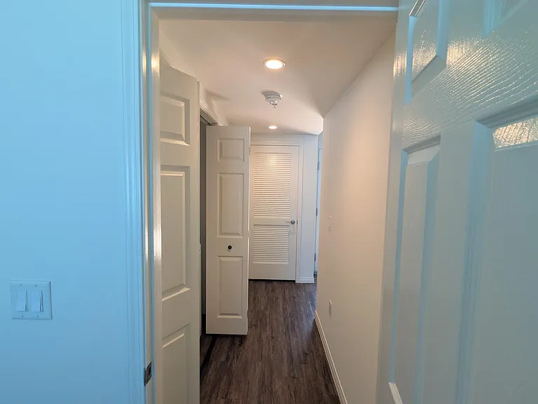 201 S Balcom Ave #B — Photo 5