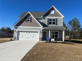 716 Amusement Dr, Hope Mills, NC 28348