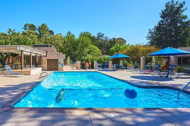 HOA pool