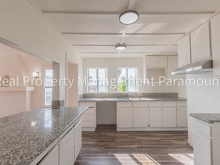 2757 Mansfield Ave — Photo 24