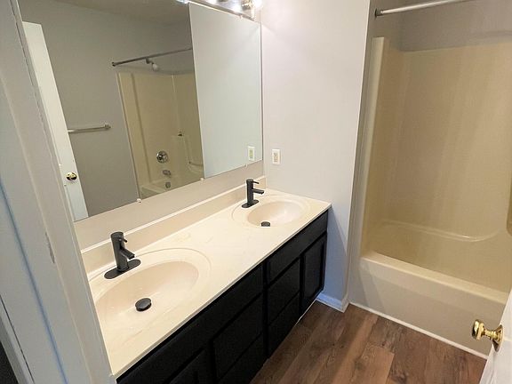 5th image of 5330 Villa Ct