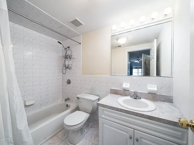 621 Monroe St #8B — Photo 11