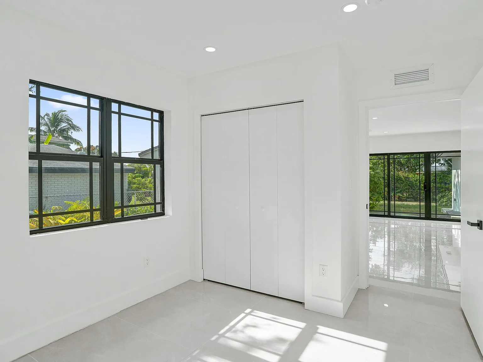 4 bed, 3.0 bath, 1607 sqft, $5,950 — Photo 1