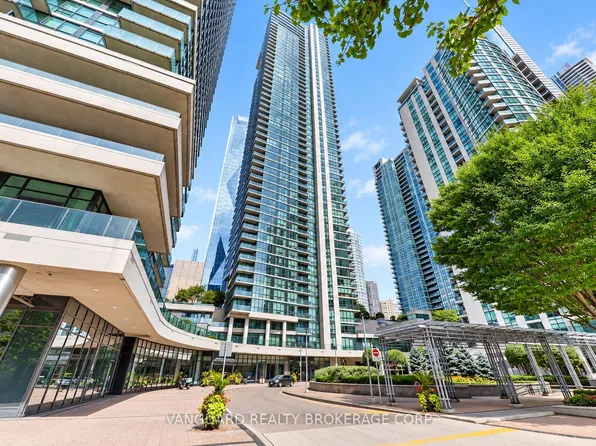 16 Harbour St #5104, Toronto, ON M5J 2Z7