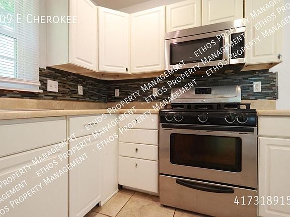 4th image of 309 E Cherokee St