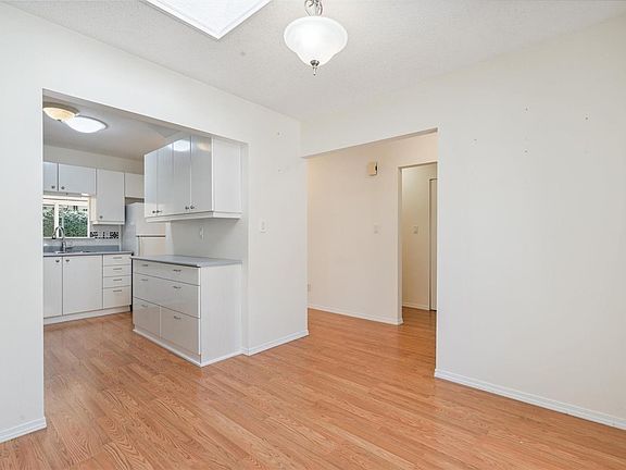 5th image of 1184 Clarke Rd #4